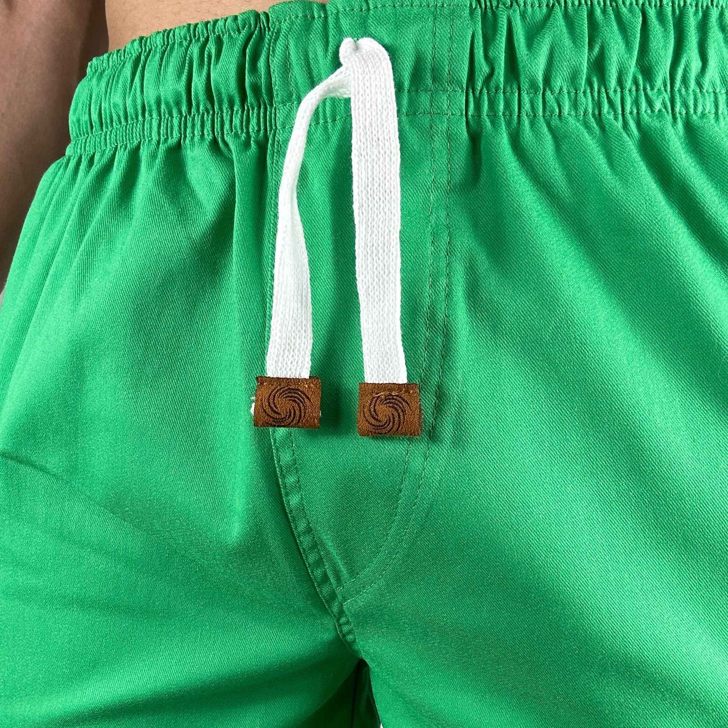 OUT Pantaloneta Hombre Verde Cali Unicolor